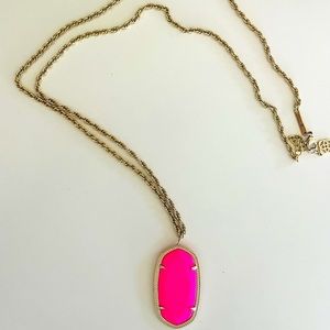 Kendra Scott Rayne Pendant Necklace in Magenta